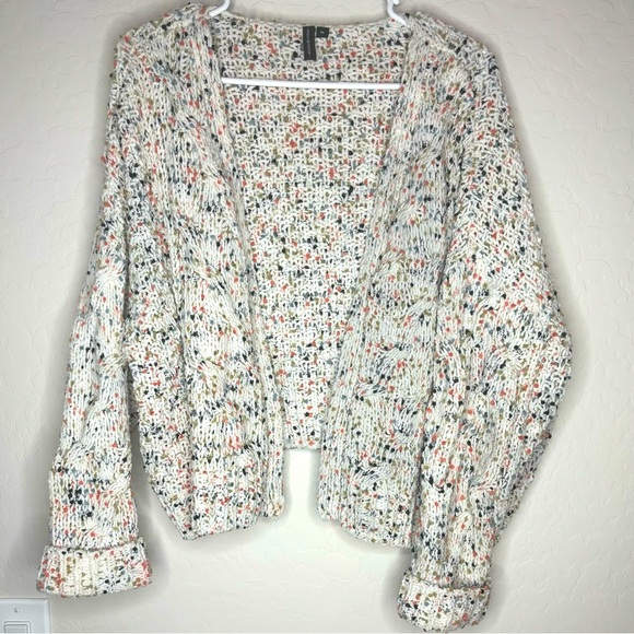 Moon & Madison Women Size M Multi Colored Open Front Boxy Cropped Cardigan - Picture 1 of 9
